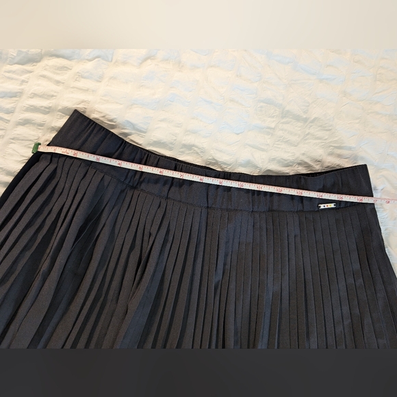 Swing Control Golf Large Pleated Skort - Picture 8 of 10